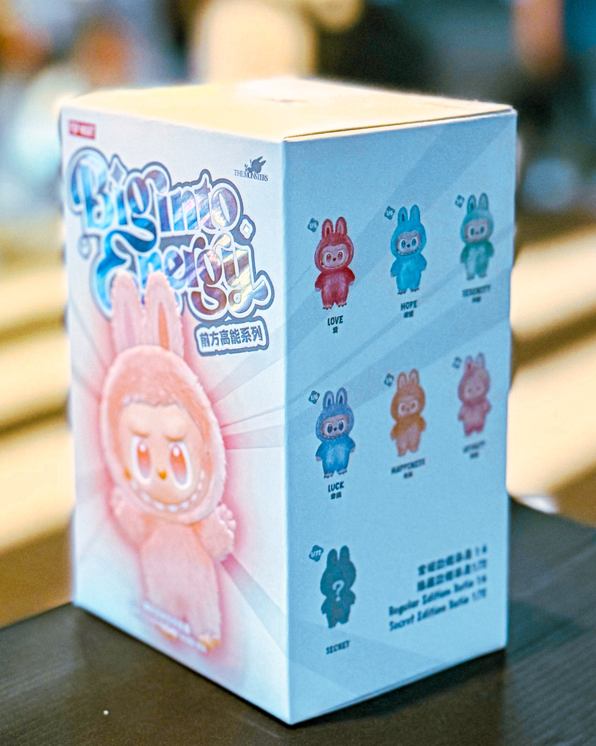 【POPMART/ポップマート】Labubu ラブブ THE MONSTERS Big into Energy シリーズ ぬいぐるみペンダント［単品］
