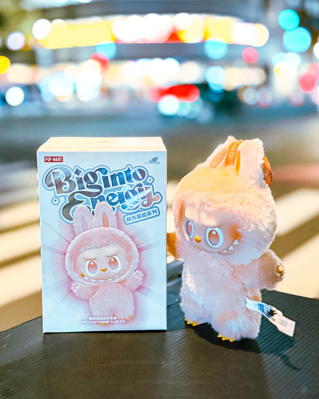 【POPMART/ポップマート】Labubu ラブブ THE MONSTERS Big into Energy シリーズ ぬいぐるみペンダント［単品］