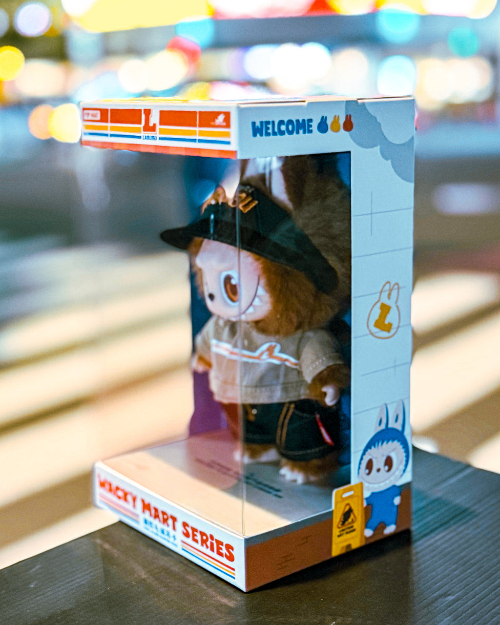 【POPMART/ポップマート】Labubu ラブブ THE MONSTERS Wacky Mart Staff Series ぬいぐるみペンダント