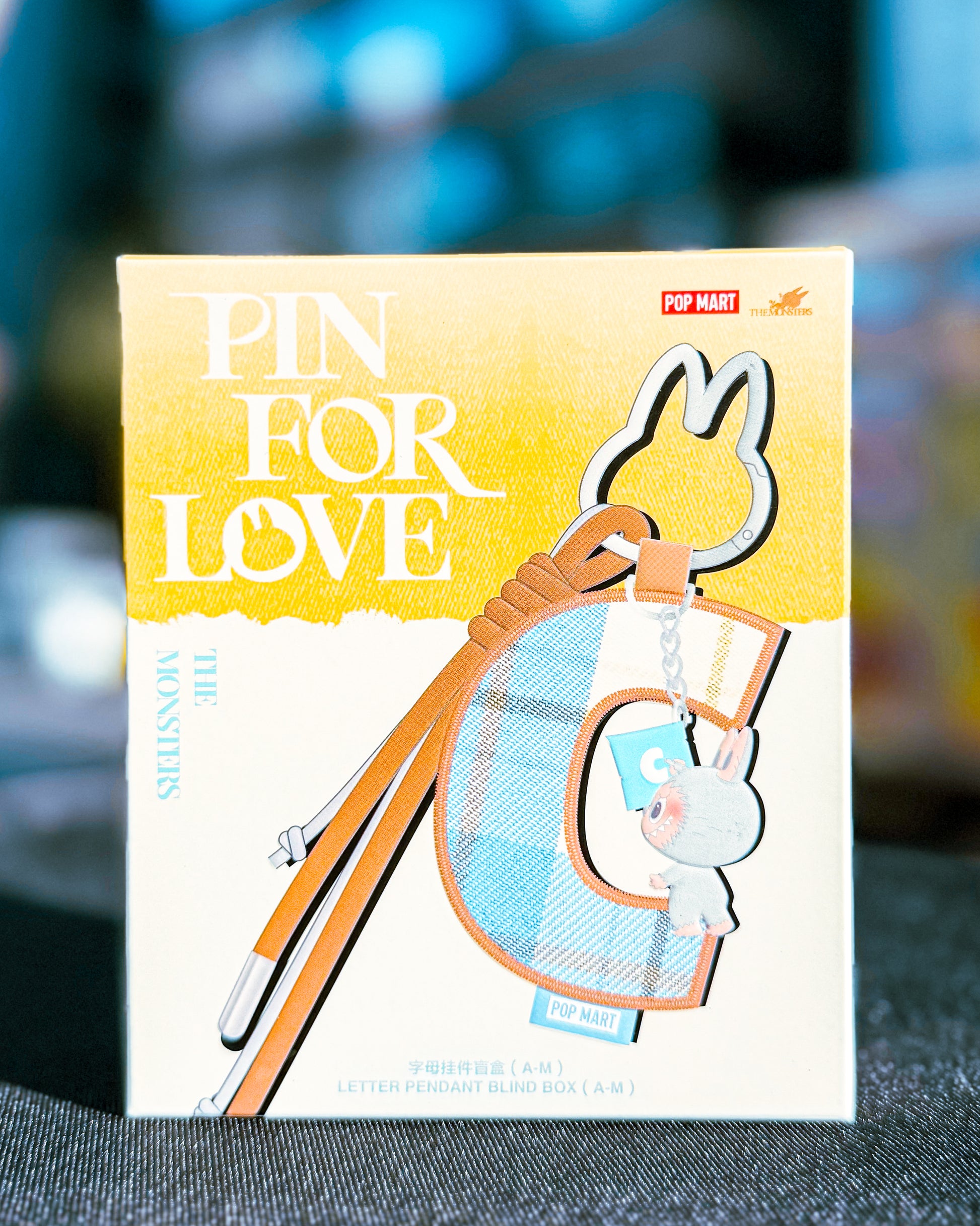 【POPMART/ポップマート】Labubu ラブブ THE MONSTER PIN FOR LOVE シリーズアルファベットペンダント(A-M) THE MONSTERSシリーズ［単品］