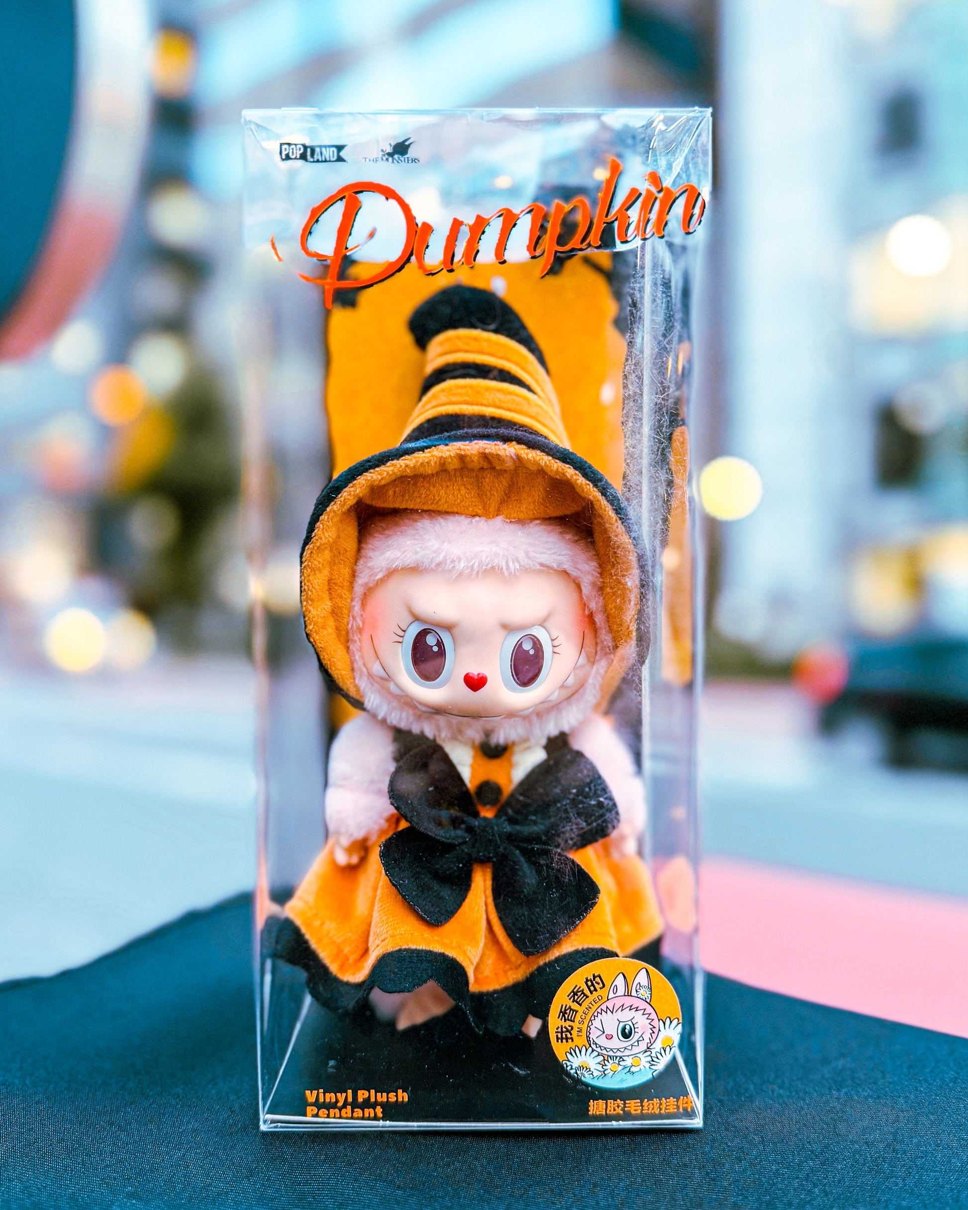 【POPMART/ポップマート】Labubu ラブブ THE MONSTERS Magic of Pumpkin Mokoko (Pop Land Exclusive) Vinyl Plush Pendant ぬいぐるみペンダント （ポップランド限定）