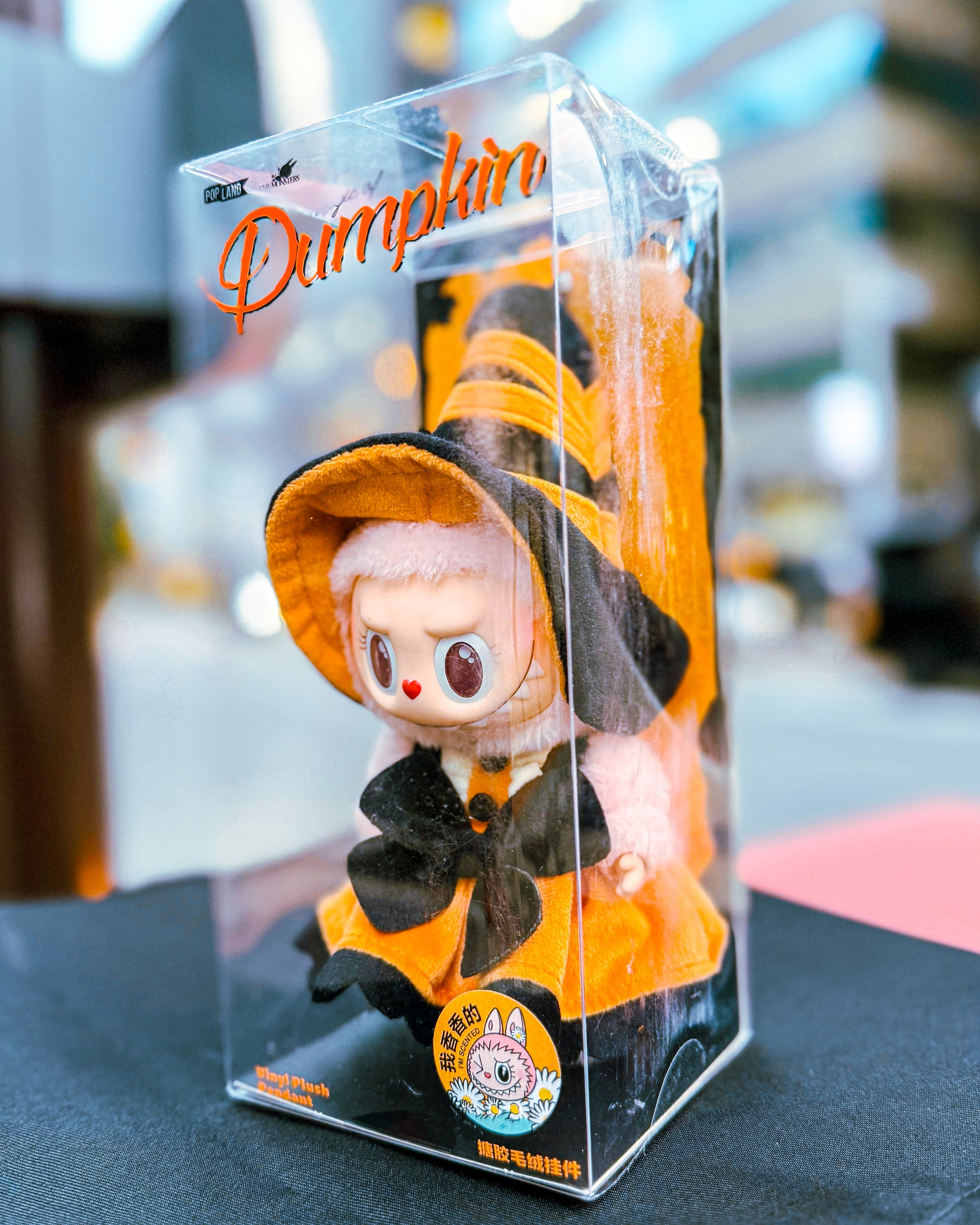 【POPMART/ポップマート】Labubu ラブブ THE MONSTERS Magic of Pumpkin Mokoko (Pop Land Exclusive) Vinyl Plush Pendant ぬいぐるみペンダント （ポップランド限定）